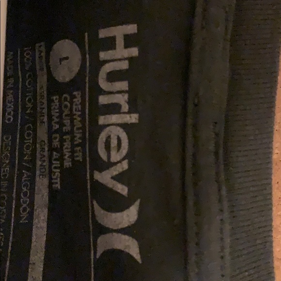 Hurley T-Shirt - Picture 2 of 3